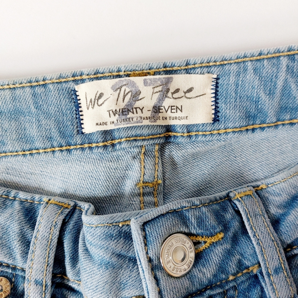 Light Wash Midrise Crop Flare Jeans size 27 We the Free OB1417538 - Picture 5 of 10